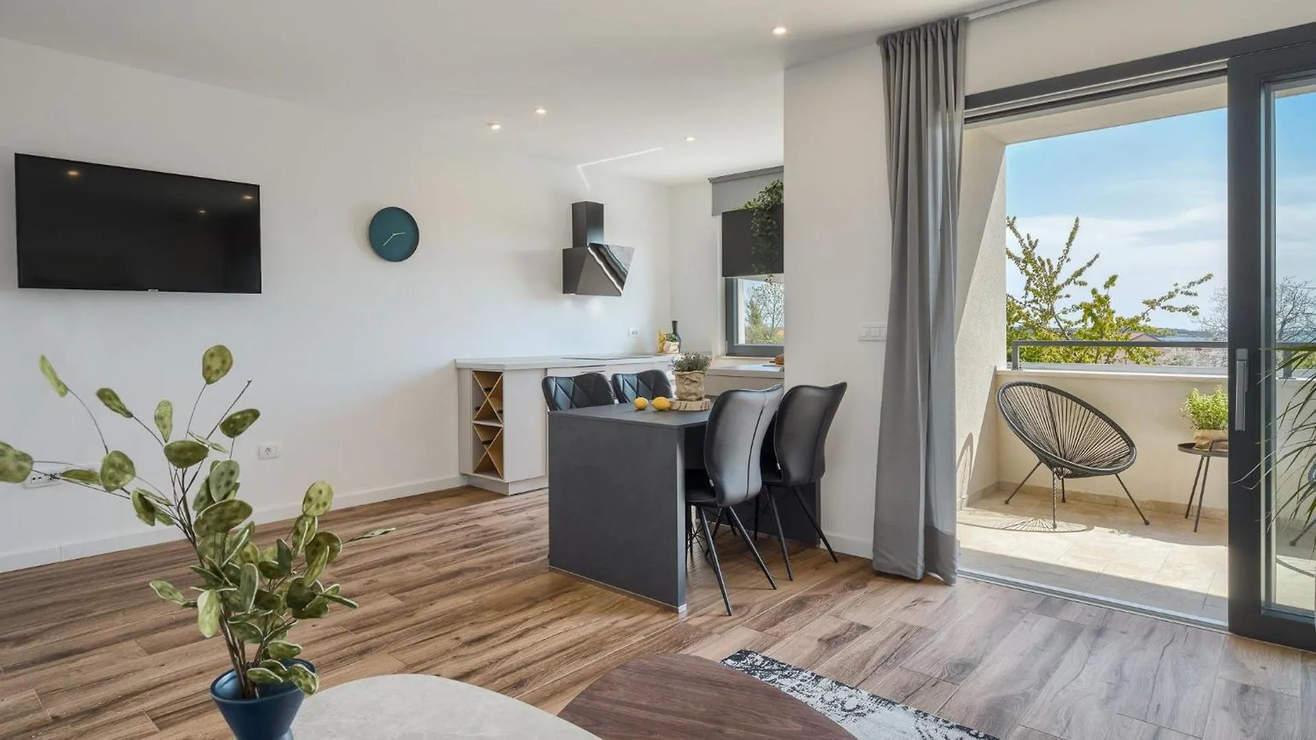 Apartment Erdgeschosswohnung Moonlight Mit Terrasse Karpinjan