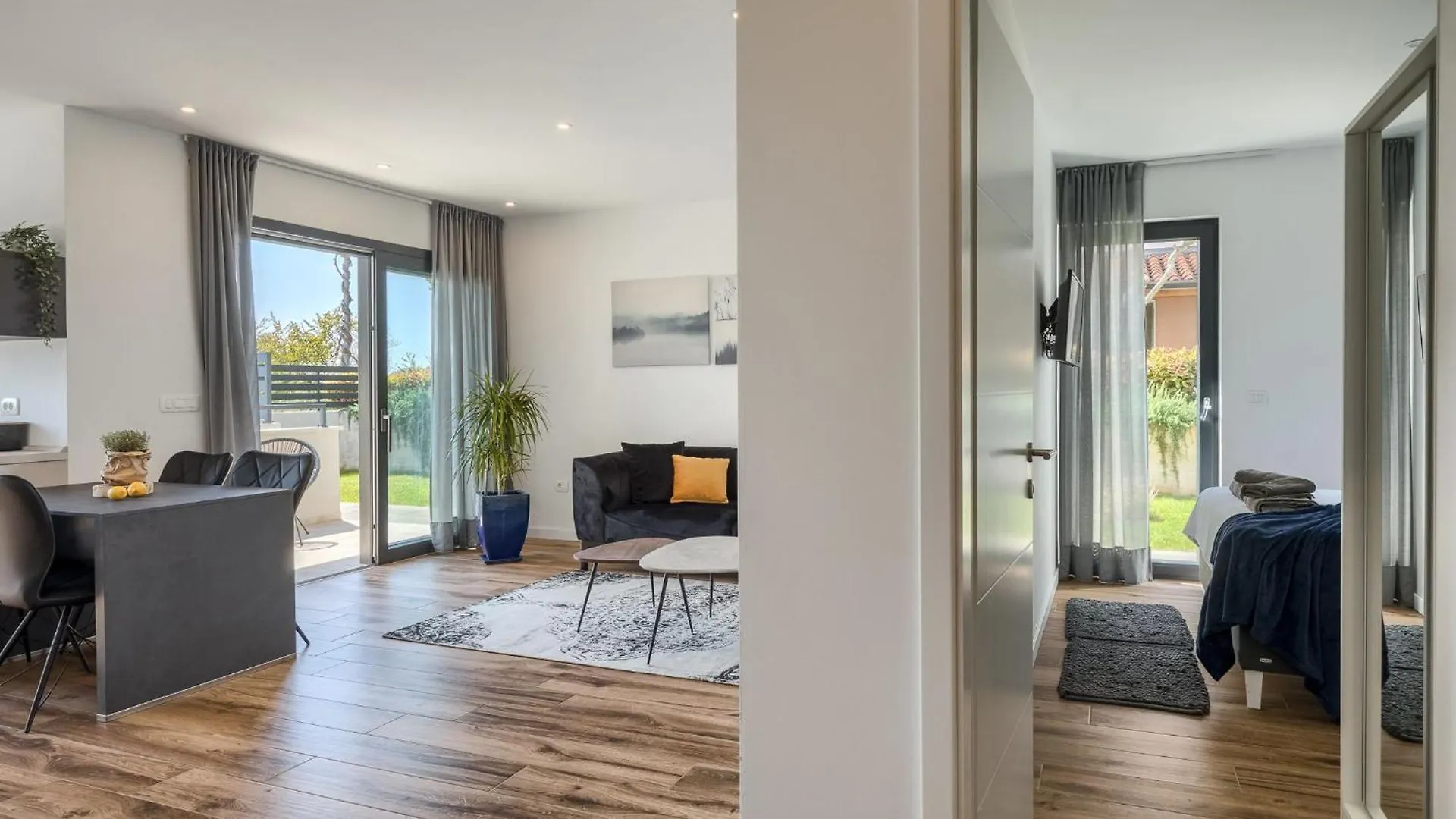 Erdgeschosswohnung Moonlight Mit Terrasse Karpinjan